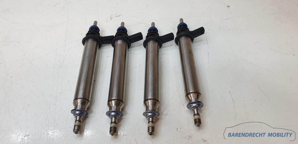 Benzine injector injectoren Mercedes A2780700687 0261500065, Gebruikt, Mercedes-Benz AG, Mercedes-Benz, Mercedesstrasse 120
70372  Stuttgart, DE