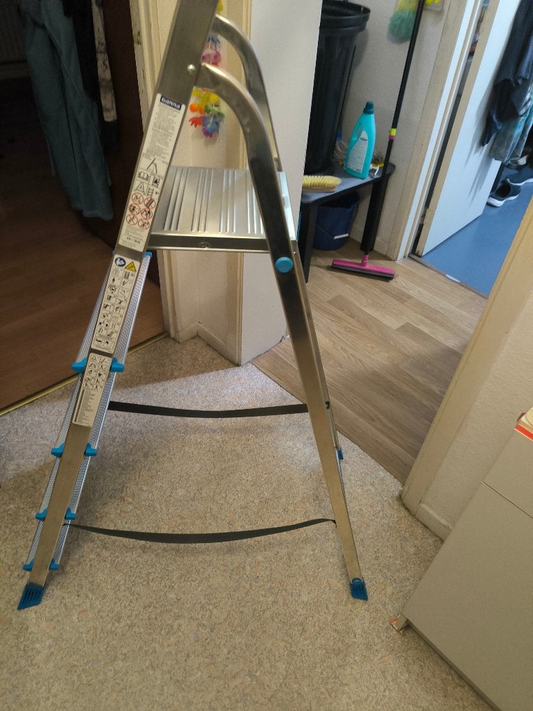 ESCABELLE ALU  5 MARCHES, Neuf, Pliable ou rétractable/escamotable, Moins de 2 mètres, Échelle