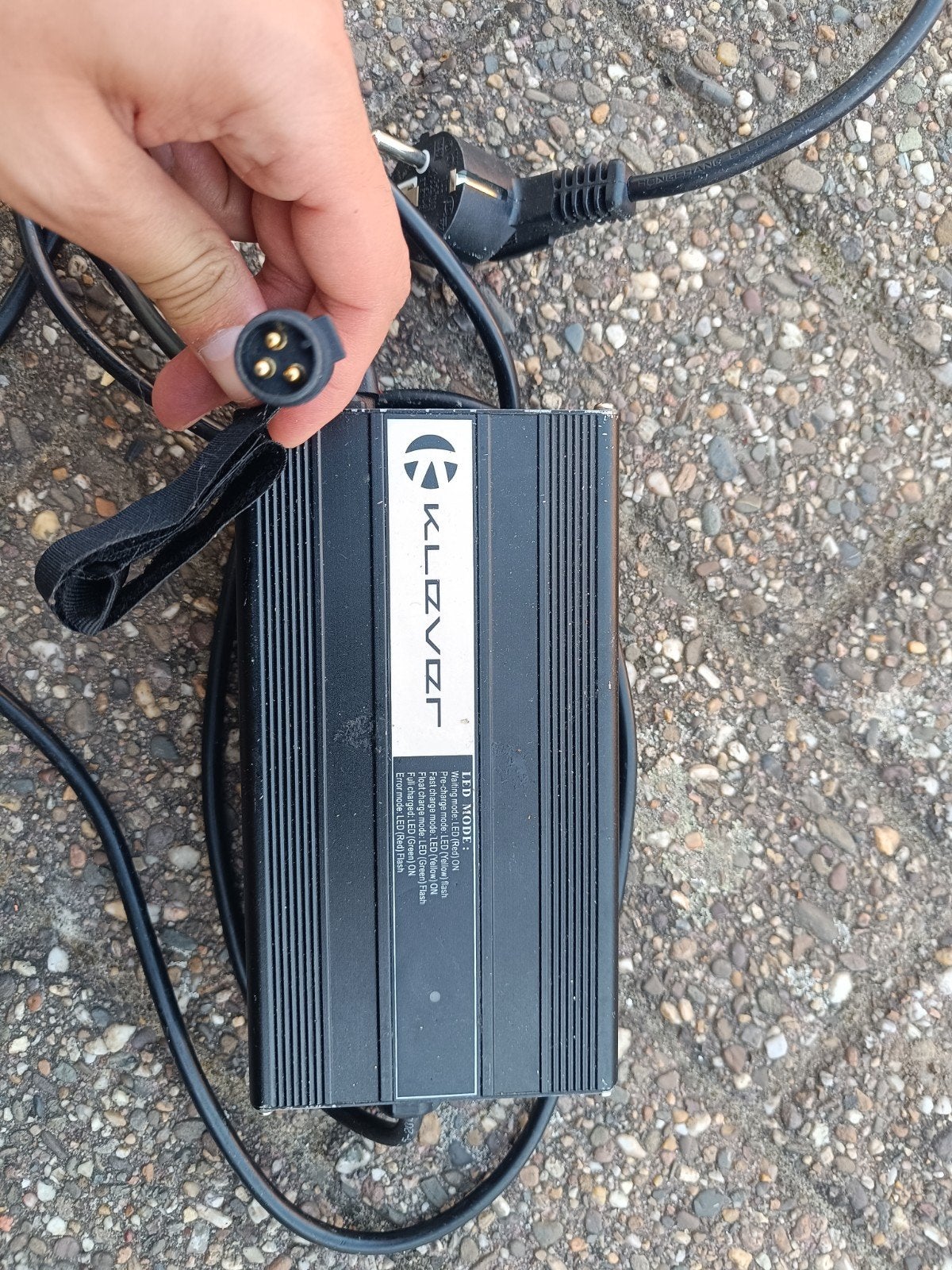 Chargeur Klever en très bon état, Vélos & Vélomoteurs, Comme neuf