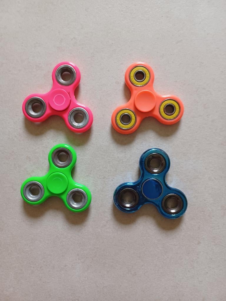 4 spinners, Verzamelen, Speelgoed, Ophalen, Zo goed als nieuw