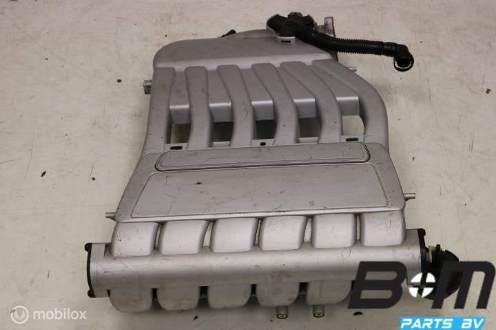 Inlaatspruitstuk VW Golf 5 3.2 BUB motor 022133203G, Utilisé