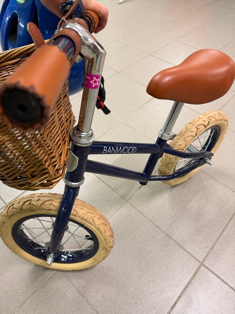 TE KOOP: Banwood loopfiets + GRATIS helm, Ophalen, Zo goed als nieuw, Loopfiets