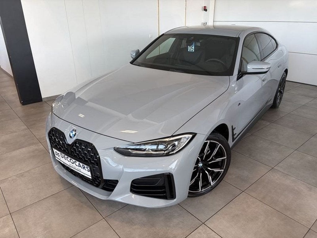 BMW Serie 4 M pack / Carplay & Android auto / Camera / Sfee, Auto's, Automaat, 5 deurs, Euro 6, Zwart