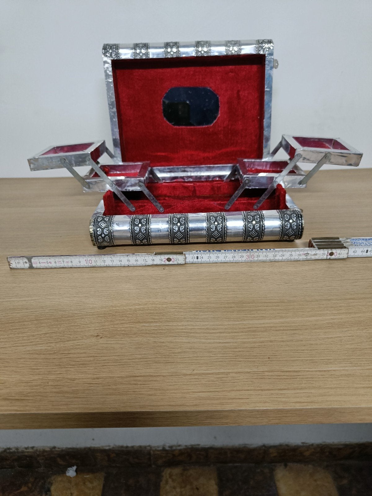 Boîte à bijoux orientale vintage avec finition en velours ro, Rouge, Avec miroir(s), Enlèvement, Utilisé