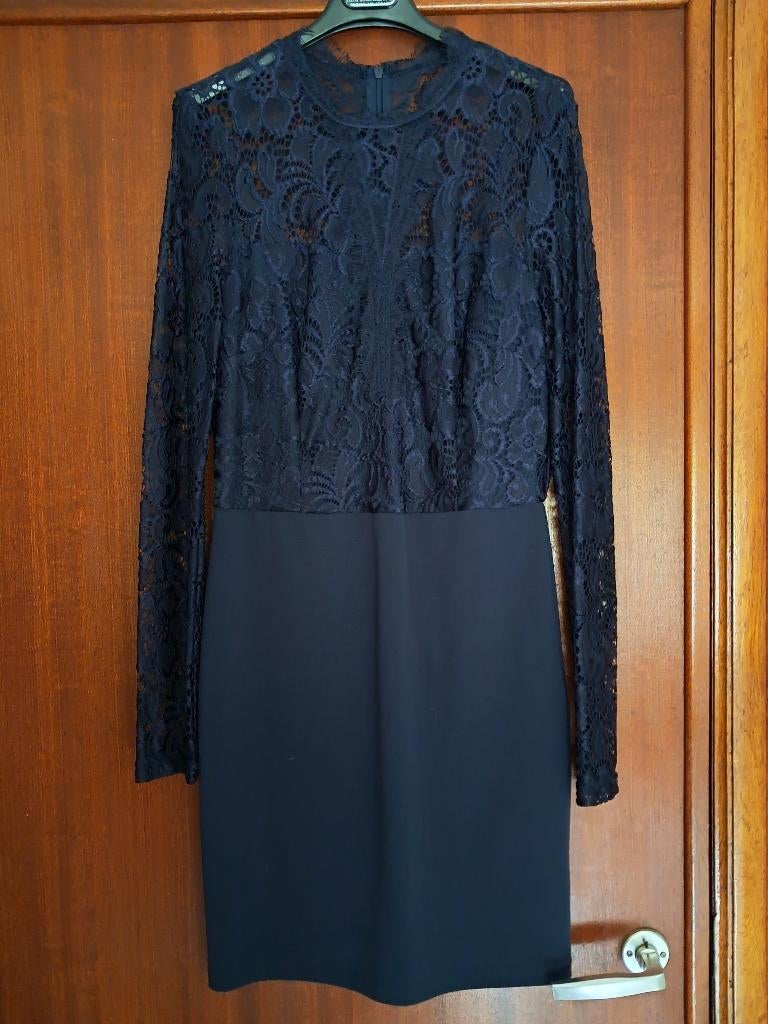 Robe bleu foncé avec dentelle - taille 36, Enlèvement ou Envoi, Comme neuf, Taille 36 (S), Bleu