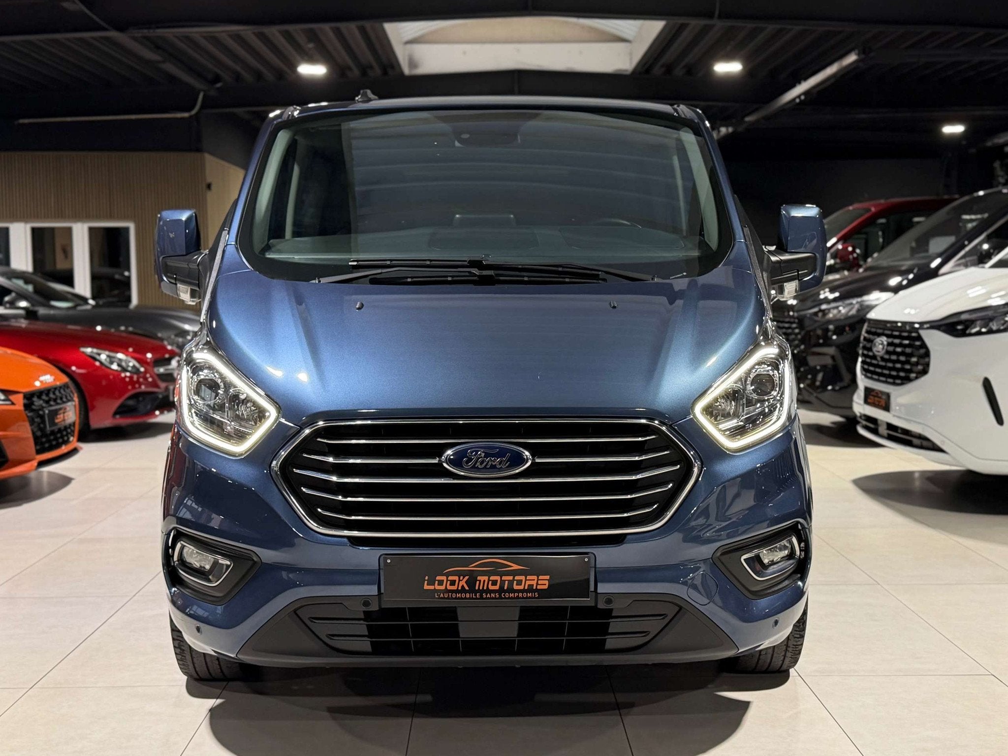 Ford Tourneo Custom 2.0 TDCi / BOITE AUTOMATIQUE / 130cv / 8, Autos, Ford, Achat, Euro 6, Entreprise, 5 portes