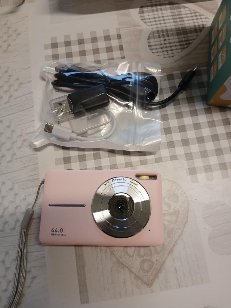 Nieuwe digitale camera met toebehoren, Enlèvement ou Envoi