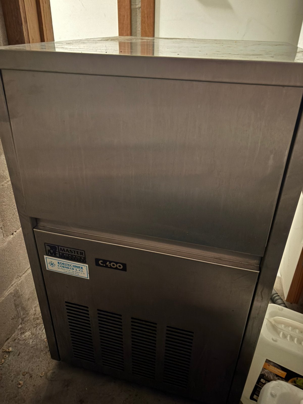 Te koop ijsblokmachine masterfrost, Zakelijke goederen, Ophalen, Gebruikt, Ovens, Microgolfovens en Steamers