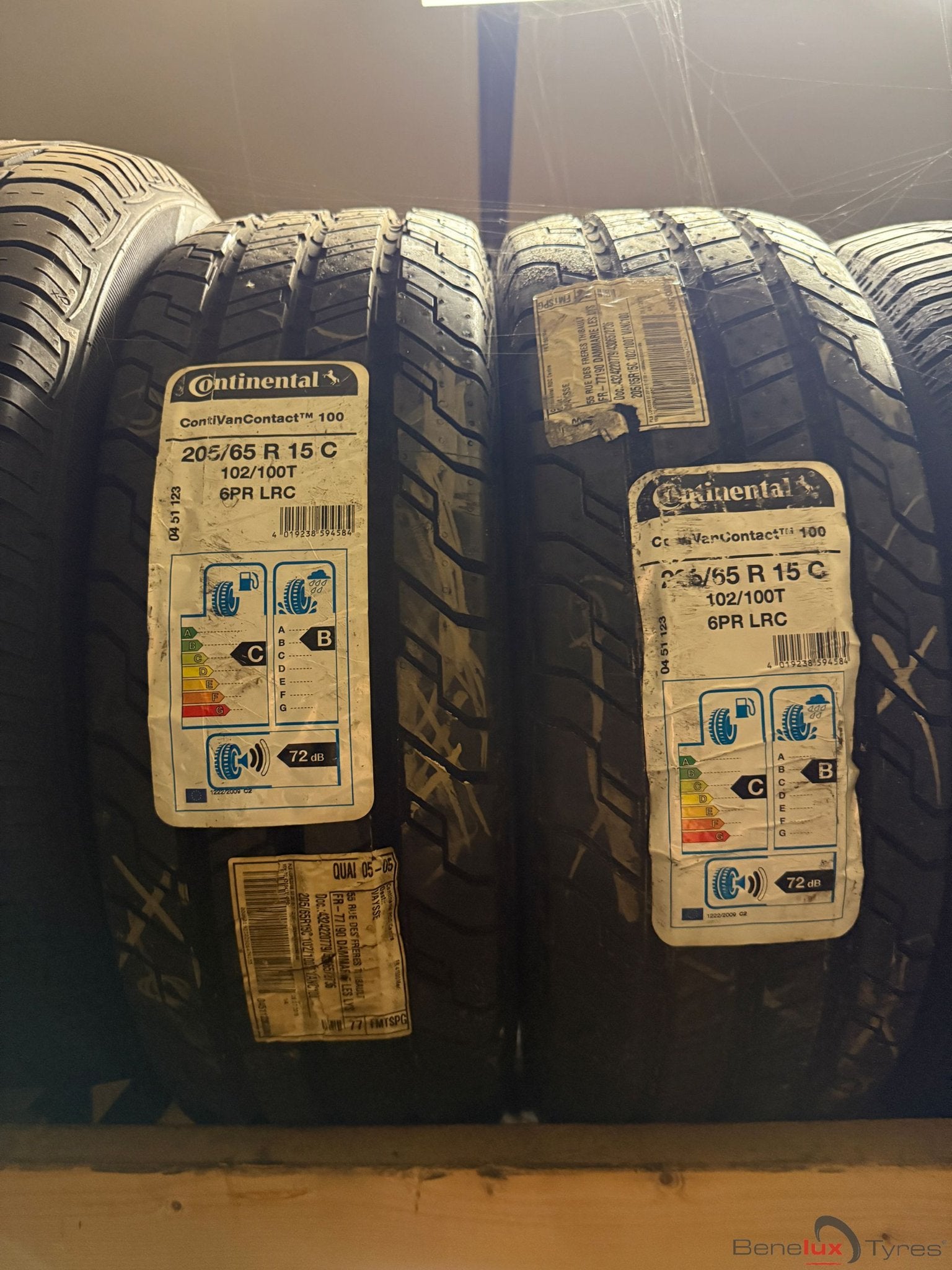 205/65R15c Conti 6pr 205/65R15 205/65/15 205/65 R15 2056515, Autos : Pièces & Accessoires, Neuf, 15 pouces, Véhicule de tourisme