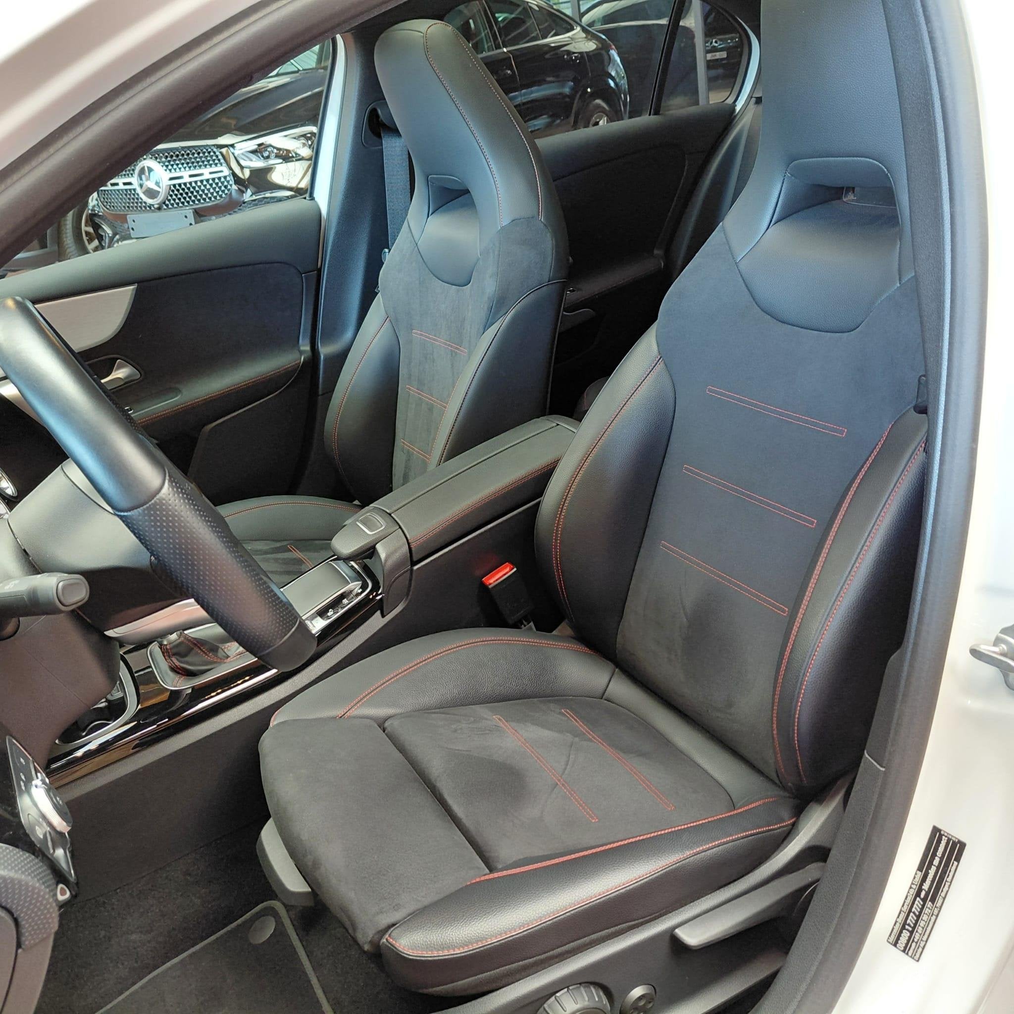 Mercedes-Benz A-klasse 180 Hatchback AMG Line Night Pack | P, Autos, 100 kW, Achat, Boîte manuelle, 5 portes