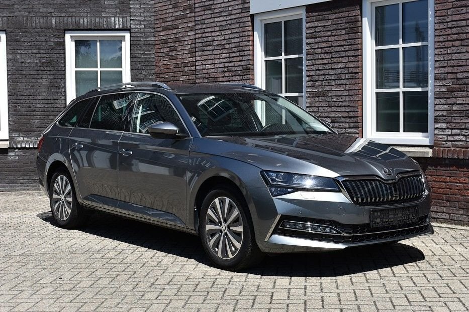 Skoda Superb Combi 1.4 TSI PHEV Style/Trekhaak/Navi/Electr S, Autos, Skoda, Argent ou Gris, Achat, Entreprise, Break