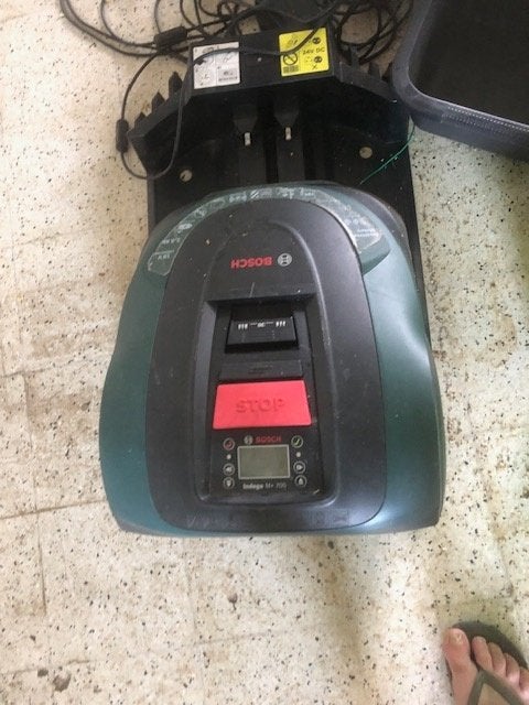 Robotmaaier Bosch Indego M+ 700, Tuin en Terras, Robotmaaiers, Gebruikt, 20 tot 25 cm, Bestuurbaar via app, Ophalen