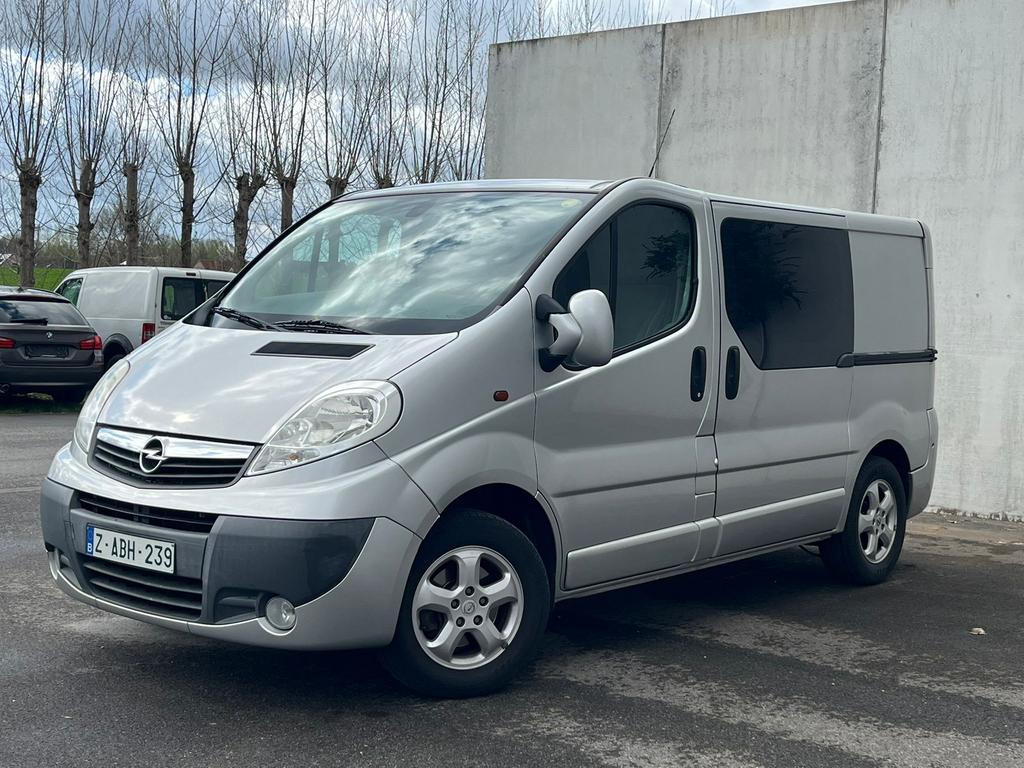 Opel Vivaro 2.0CDTI AUTOMAAT 3 plaatsen *reeds gekeurd vvk*, Auto's, Automaat, 1995 cc, Particulier, 84 kW