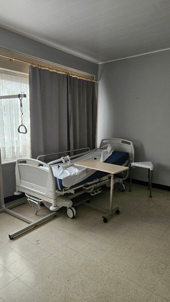 ziekenhuisbed, Ophalen, Zo goed als nieuw