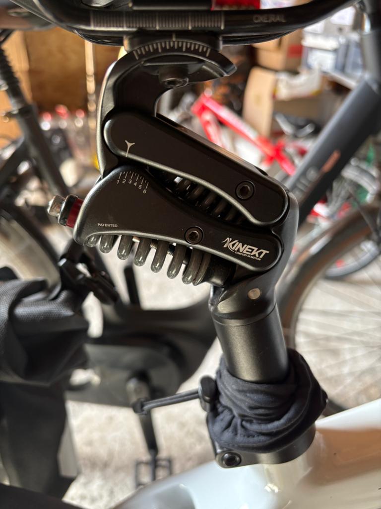 Kinekt XR verende zadelpen, Fietsen en Brommers, Fietsonderdelen, Ophalen, Zo goed als nieuw, Zadel