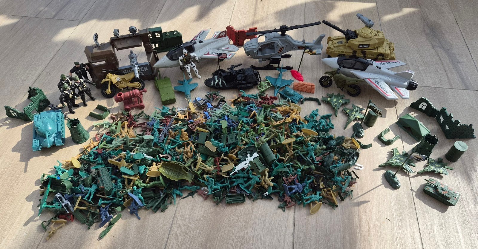 speelgoed soldaatjes, tanks, vliegtuigen, jeeps, Kinderen en Baby's, Ophalen