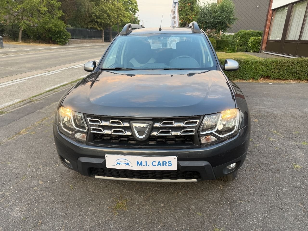 Dacia Duster 1.2 NAVI (année de construction 2016), Autos, Dacia, 1197 cm³, Argent ou Gris, Achat, Euro 6
