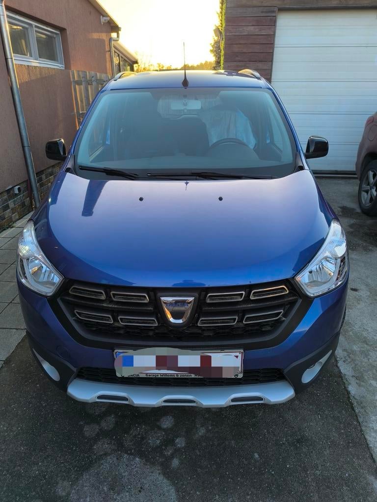 Dacia Lodgy Stepway 7 plaatsen, Auto's, Dacia, Voorwielaandrijving, Euro 6, 4 cilinders, Blauw