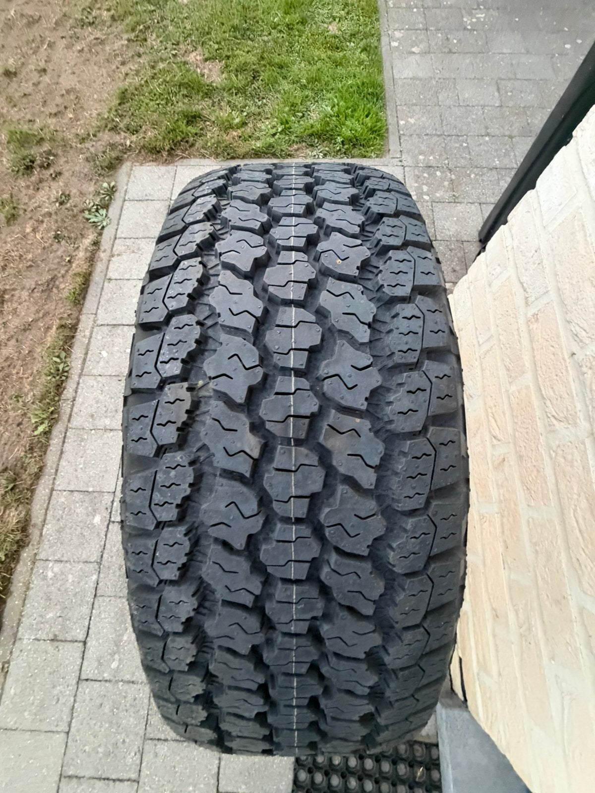 PNEU GOODYEAR Wrangler 255/70/18 zero km, Enlèvement