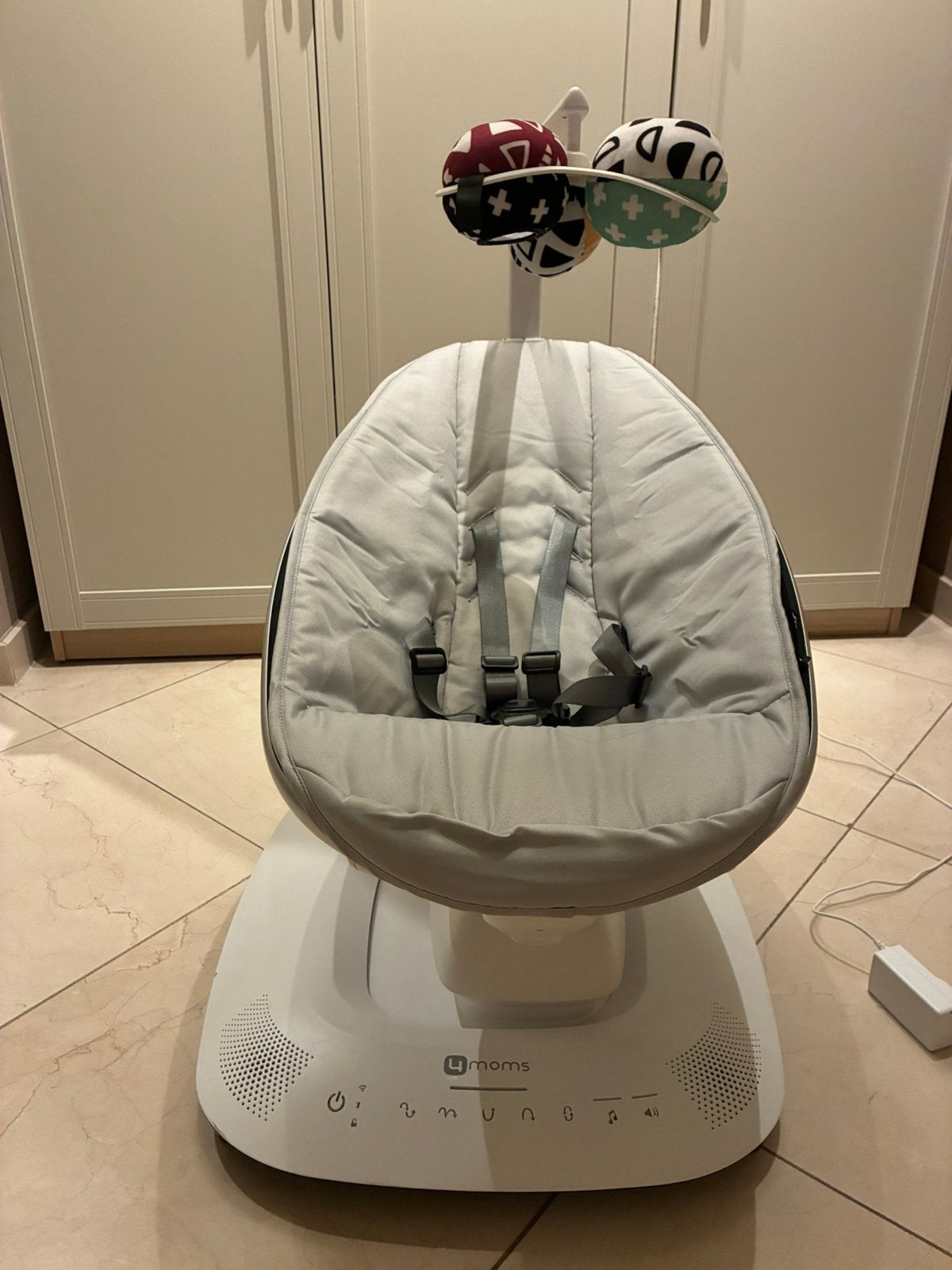 4moms mamaRoo elektrische babyschommel in zeer goede staat, Ophalen, Zo goed als nieuw, Overige merken