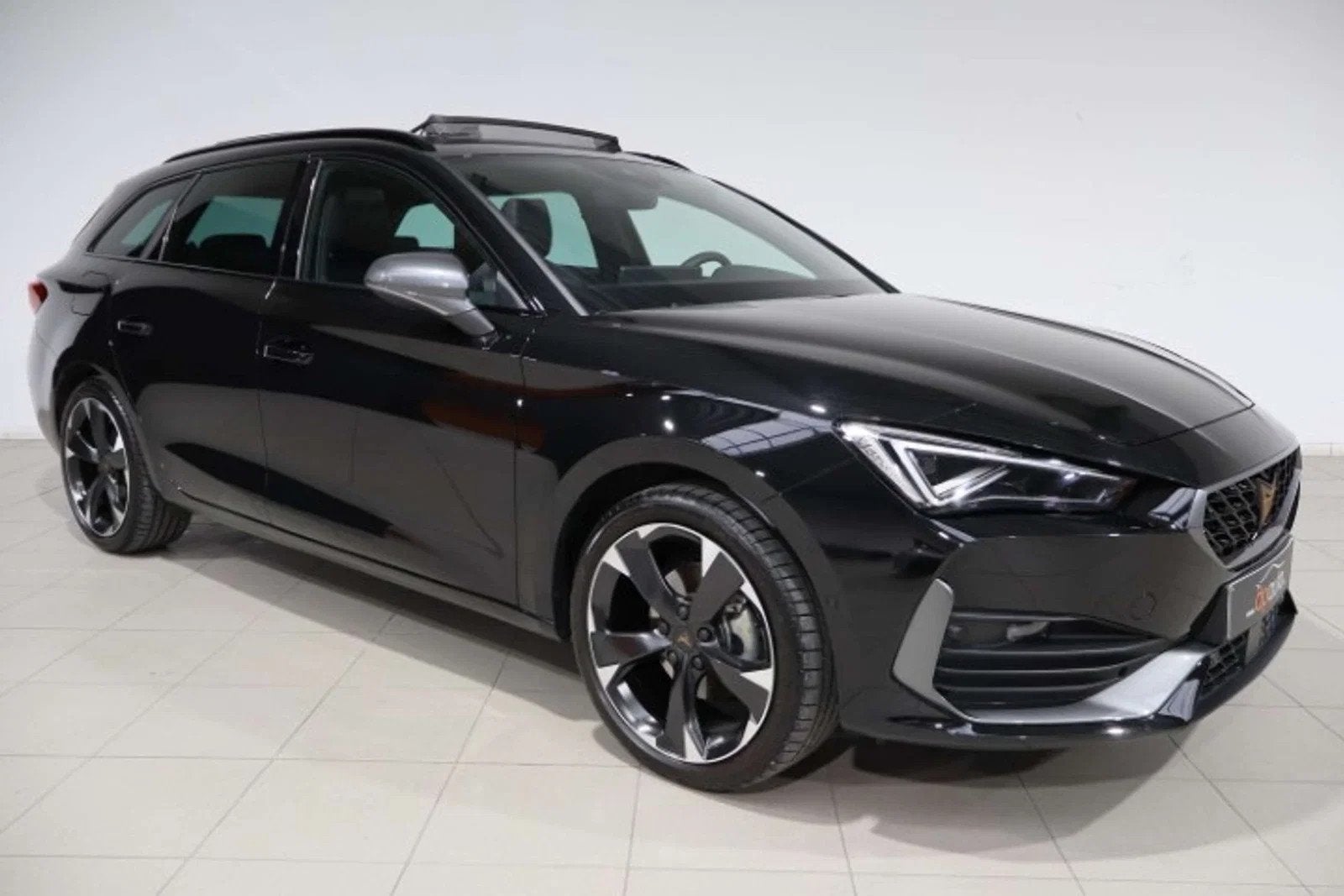 CUPRA Leon Leon ST 1.5 eTSI MHEV DSG (bj 2024, automaat), Auto's, Automaat, 4 cilinders, Leon, Zwart