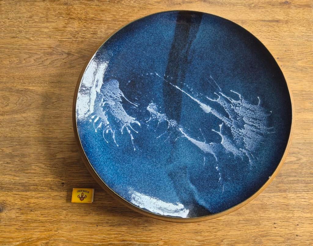Zeer grote handgemaakte schaal van geglazuurd aardewerk, Antiek en Kunst, Ophalen