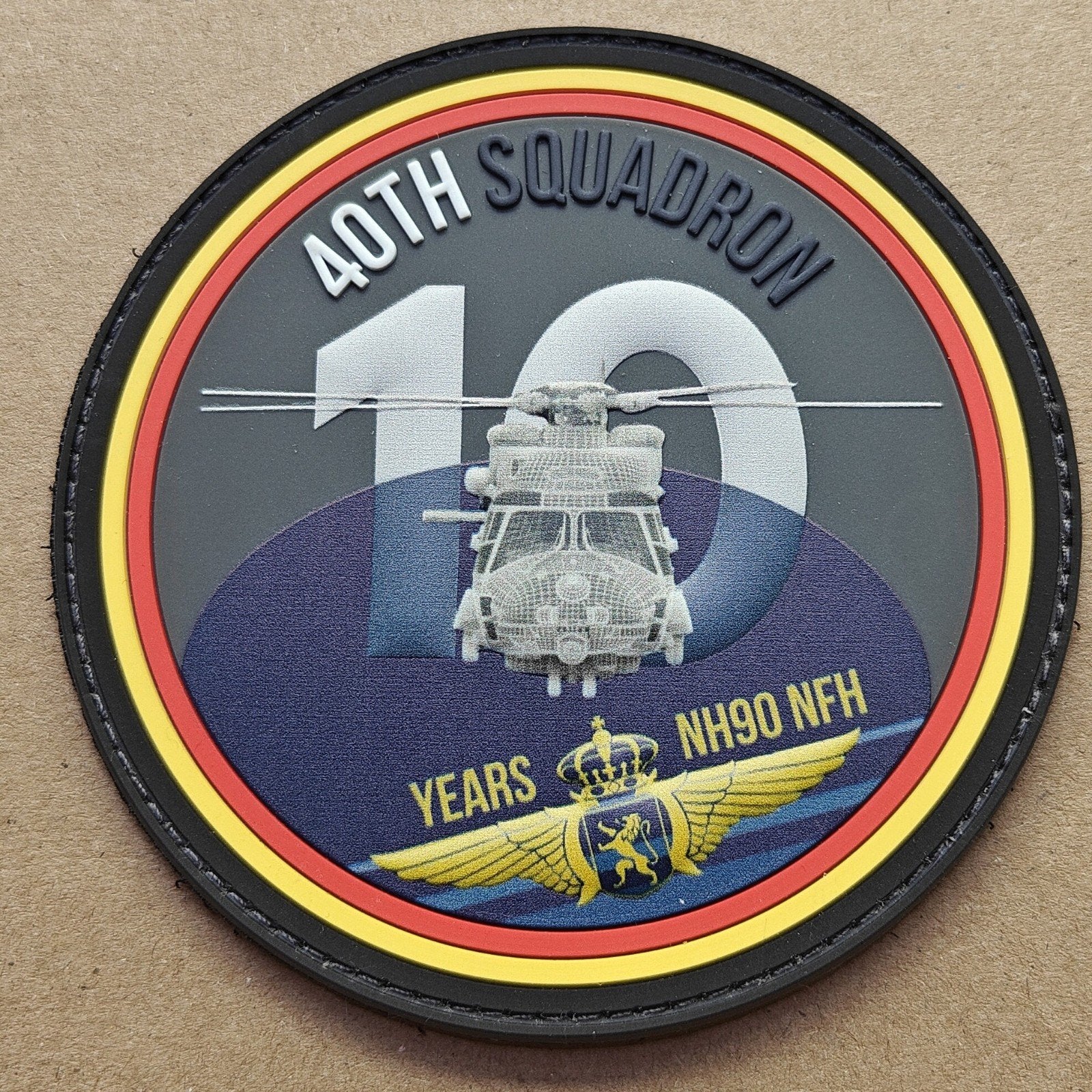 40 SQN Koksijde NH90 NFH 10 Jarig Jubileum, Ophalen of Verzenden, Luchtmacht, Embleem of Badge