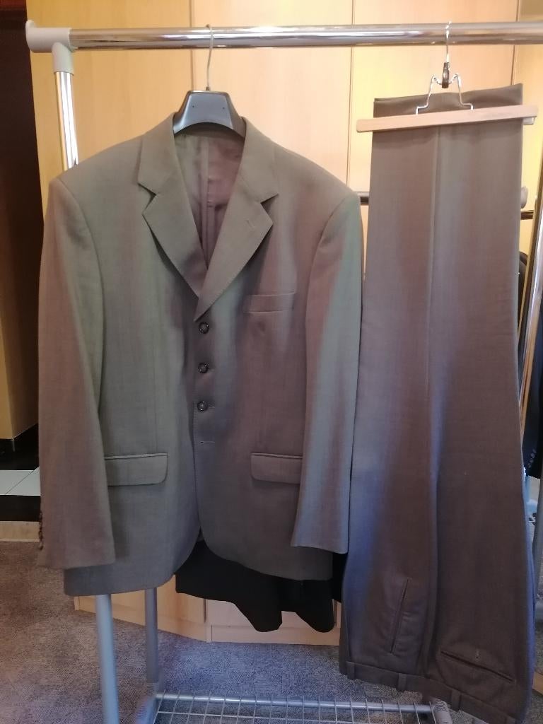 Costume beige clair neuf., Vêtements | Hommes, Enlèvement, Neuf, Taille 52/54 (L), Beige