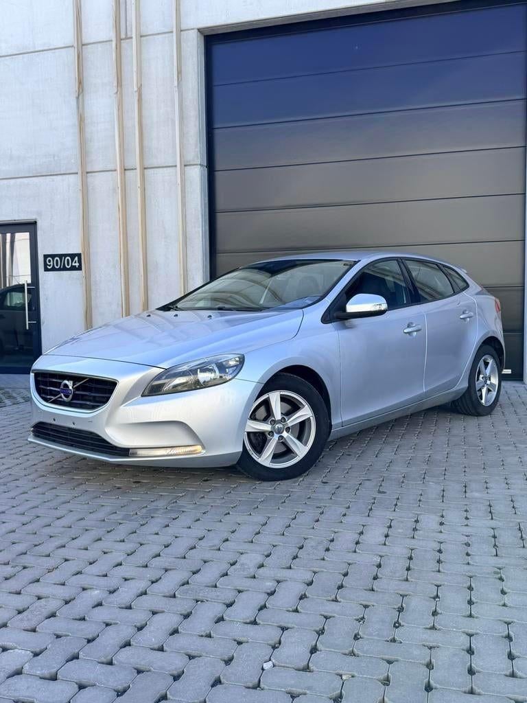 Volvo V40 1.6 Diesel // AUTOMAAT, Auto's, Euro 5, Zwart, Leder, Bedrijf