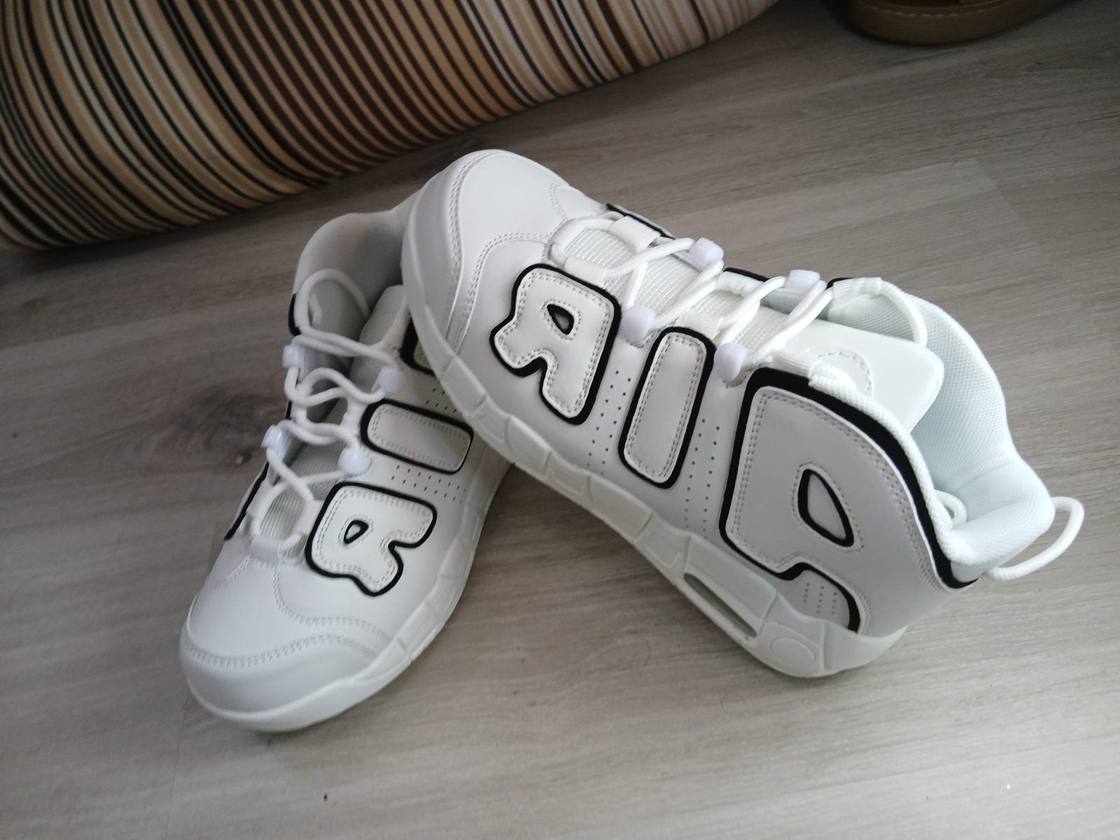 Schoenen (Air), Enlèvement ou Envoi, Neuf, Blanc