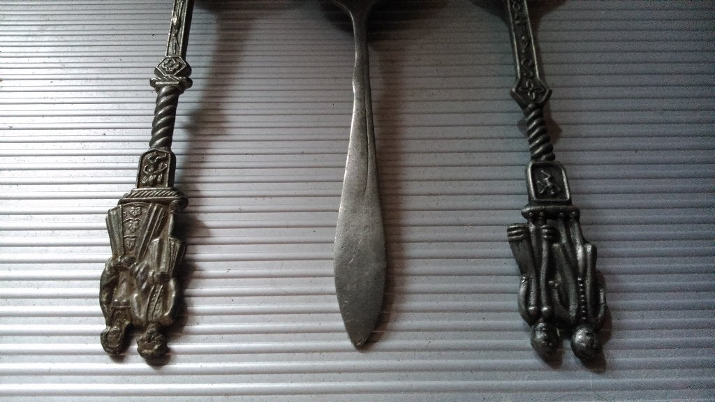 3 cuillère et une trousse cuir assez ancien, Antiquités & Art, Enlèvement