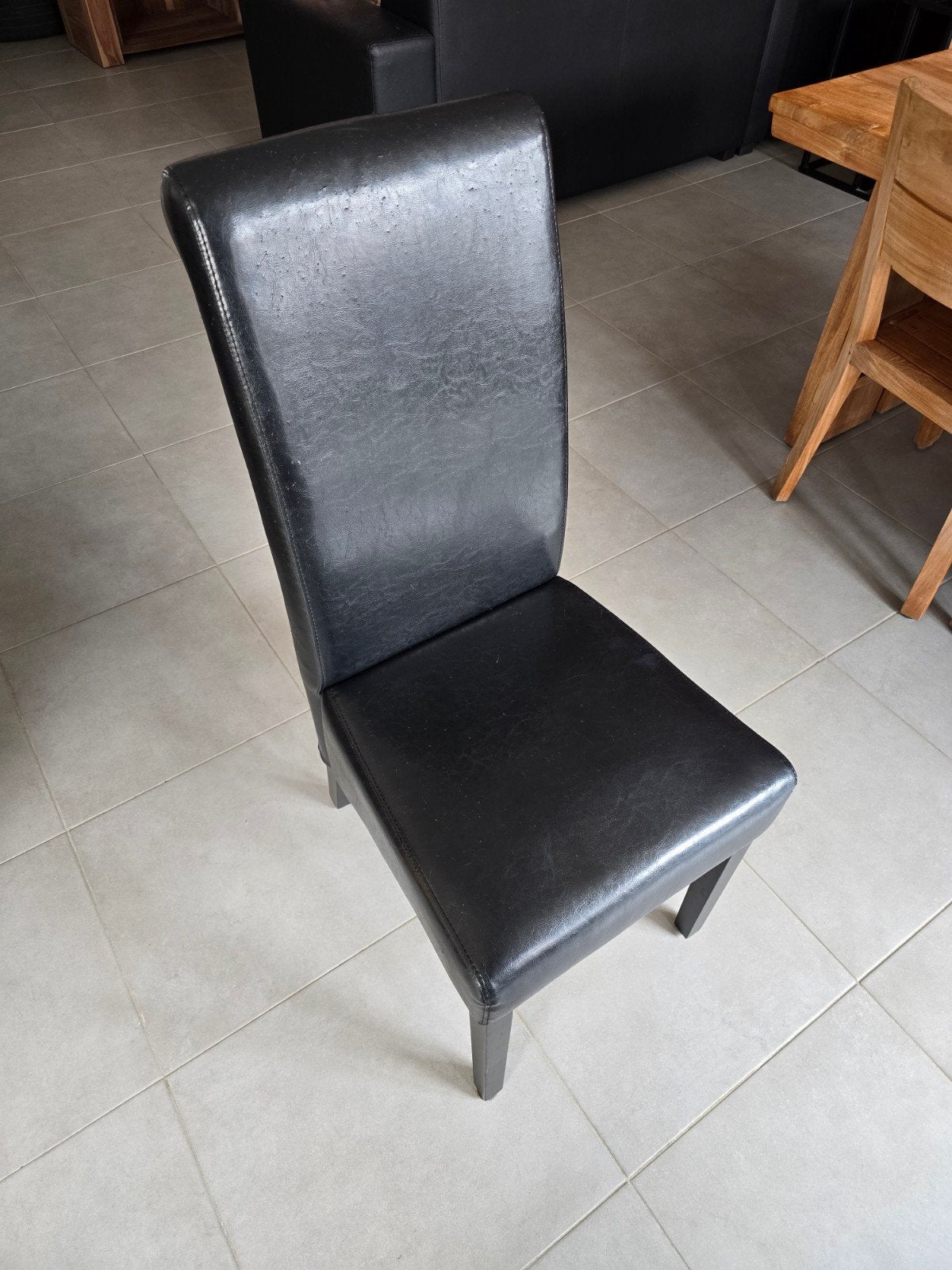4 zwarte kunststof leren stoelen, Huis en Inrichting, Stoelen, Ophalen, Kunststof, Gebruikt, Zwart