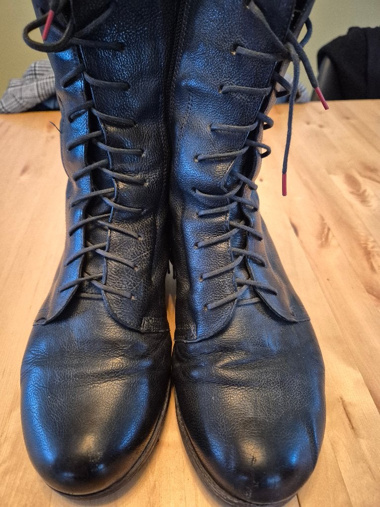 Think! Veterlaars Denk zwart maat 42, Kleding | Dames, Schoenen, Hoge laarzen, Zwart, Ophalen of Verzenden, Zo goed als nieuw