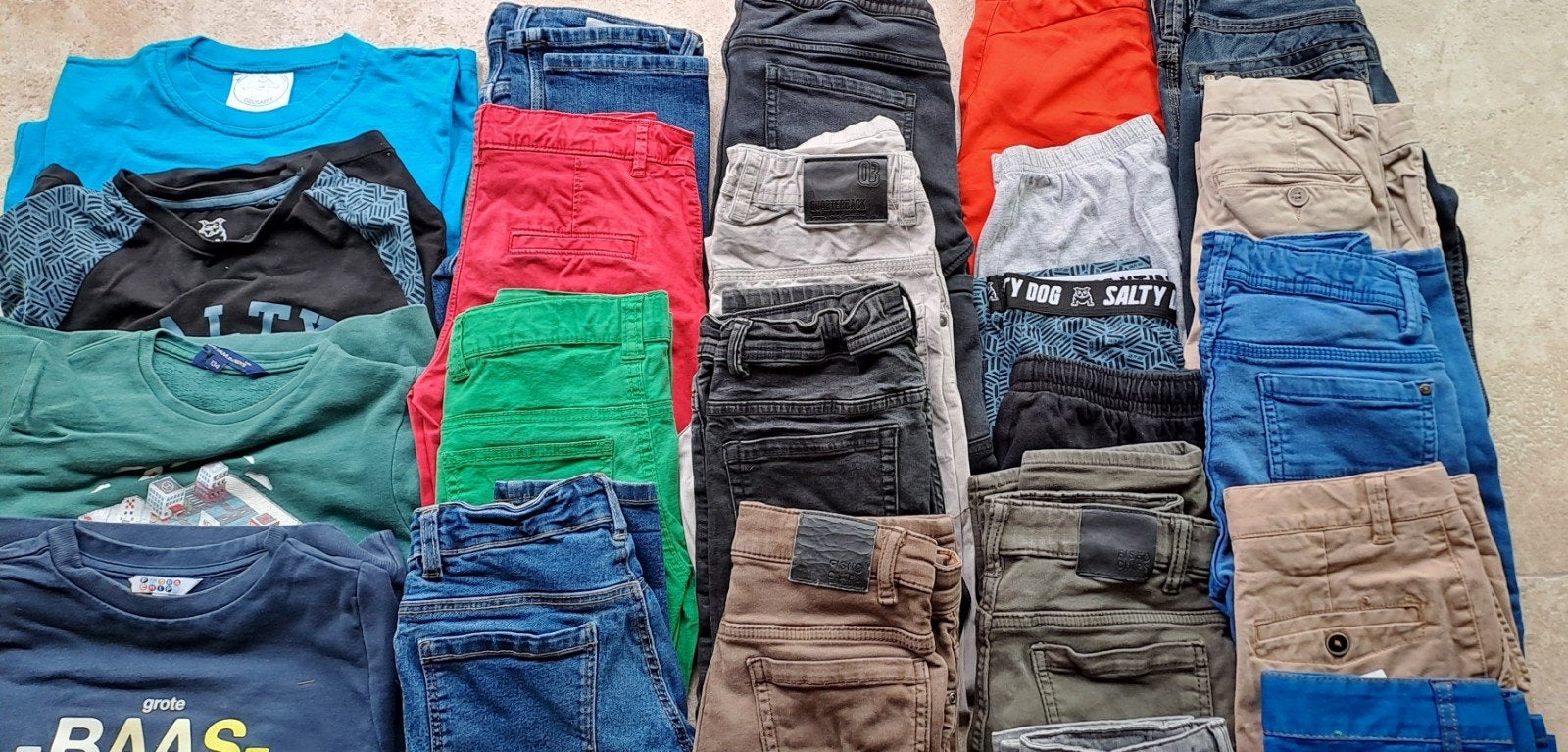 Kinderkleding maat 134/140 voor jongen 25 stuks voor €20., Enlèvement, Comme neuf, Taille 134