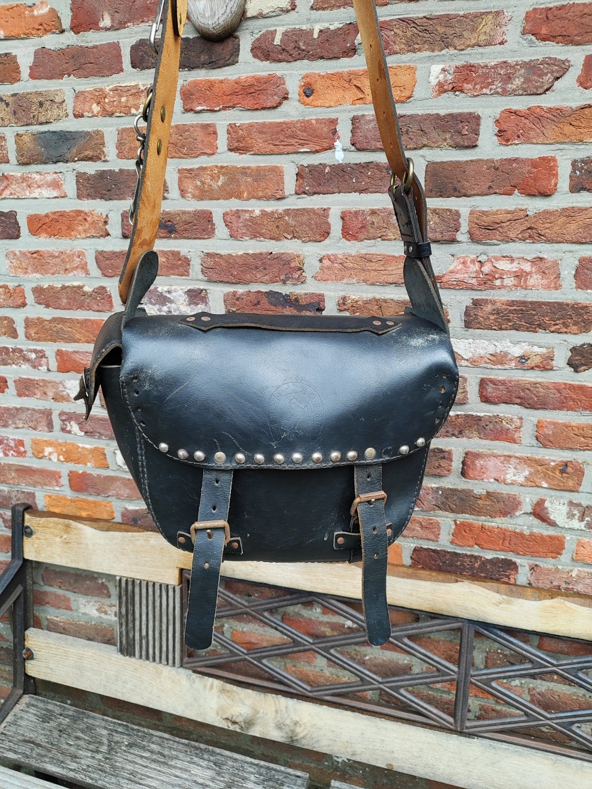 stoere schoudertas,zwaar leder,35 x28x14 cm, Ophalen of Verzenden
