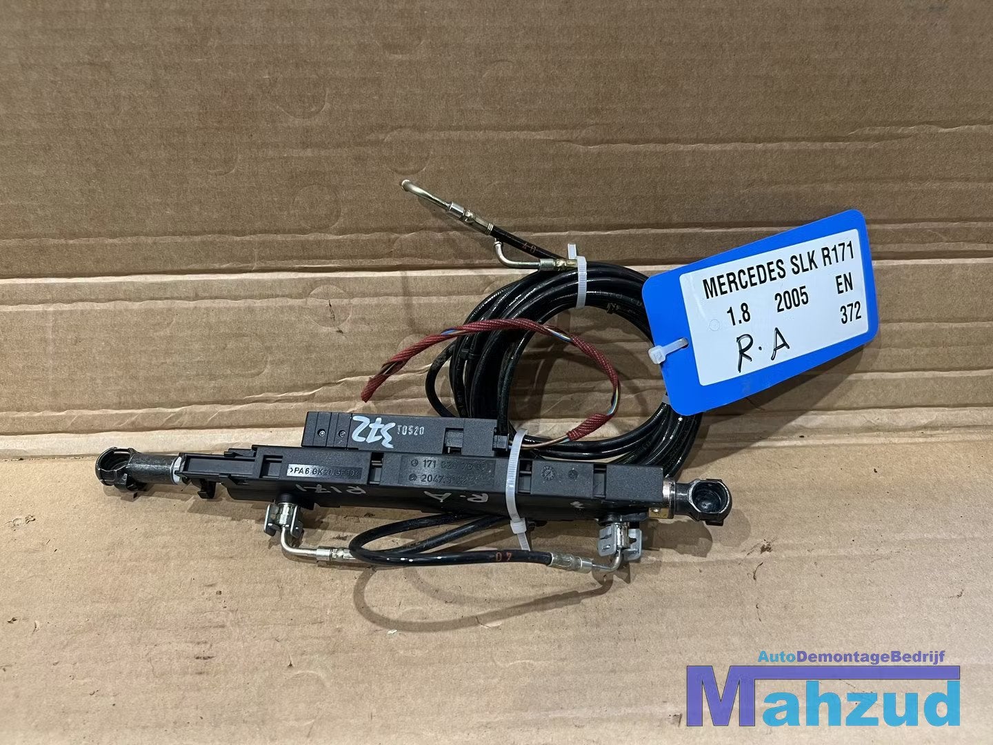MERCEDES SLK R171 kofferbak cilinder rechts 1718207610 2005-, Mercedes-Benz AG, Mercedes-Benz, Utilisé, Mercedesstrasse 120
70372  Stuttgart, DE