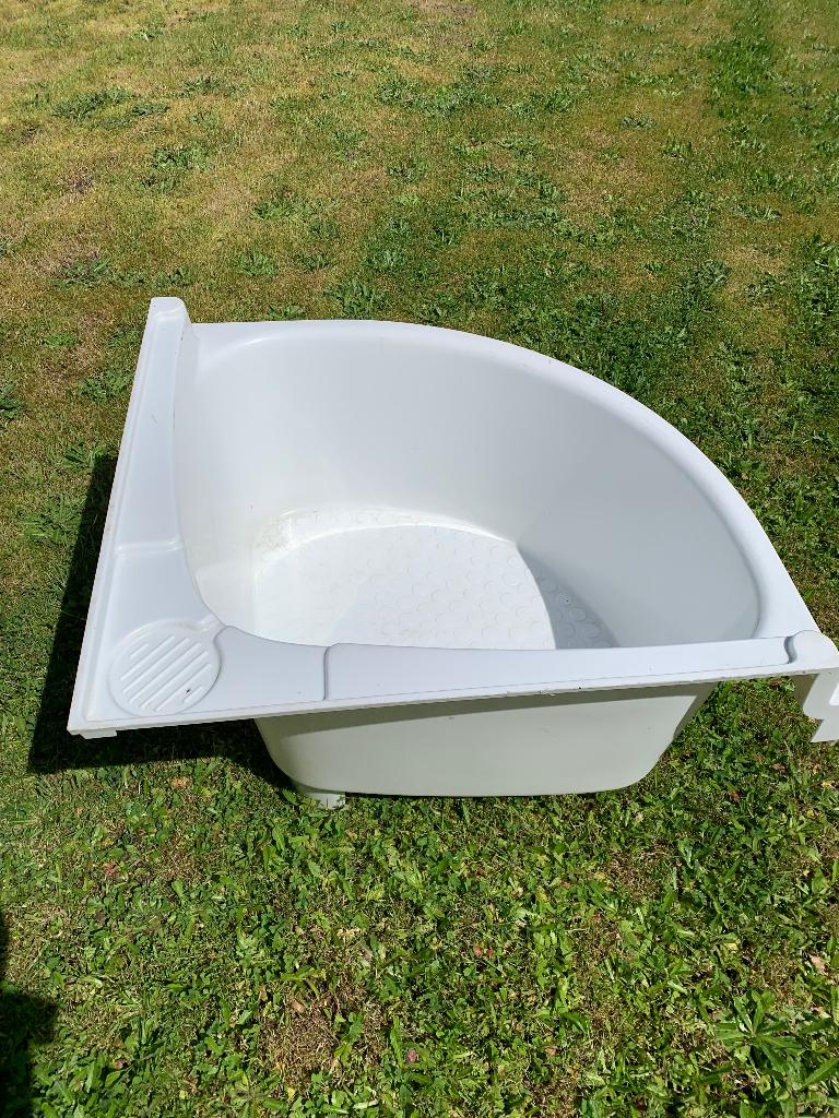 Kunststof hoekbad, Doe-het-zelf en Bouw, Sanitair, Zo goed als nieuw, Douche, Ophalen