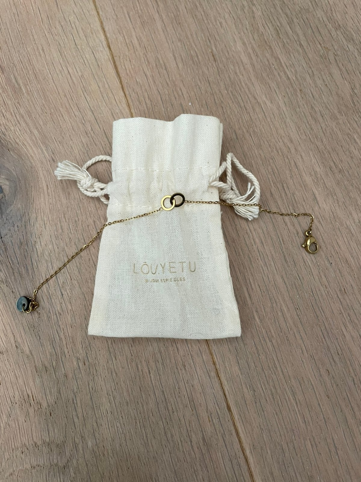 Lou Ye Tu armband, Handtassen en Accessoires, Staal, Nieuw, Ophalen of Verzenden, Met bedels of kralen