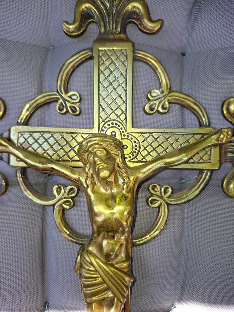 Superbe croix Jésus en cuivre, Enlèvement ou Envoi