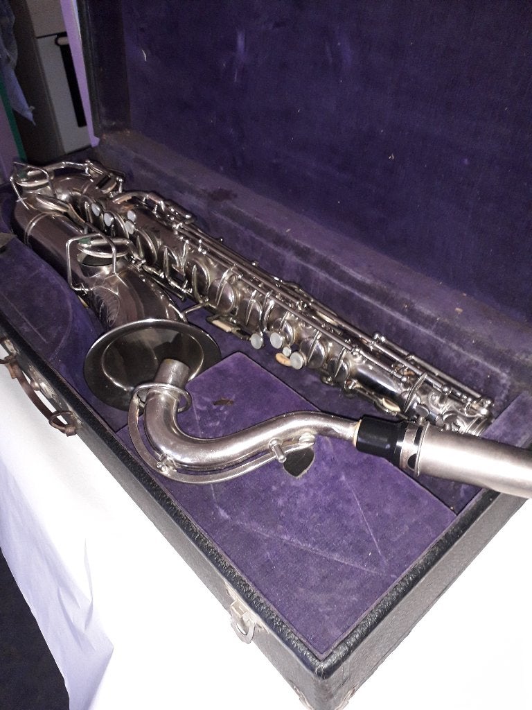 Saxophone ténor en do, Musique & Instruments, Instruments à vent | Saxophones, Comme neuf, Ténor, Avec valise, Envoi