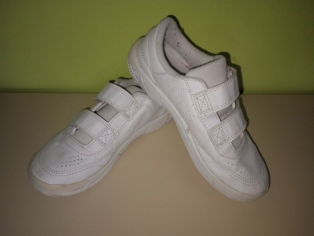 chaussures de sport - pointure 32, Enlèvement, Utilisé, Chaussures
