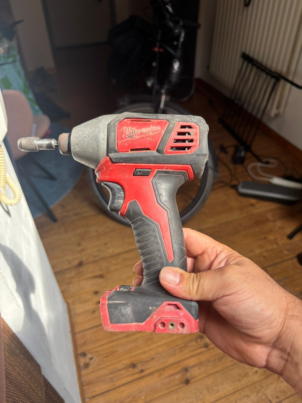 Milwaukee slagschroevendraaier. werkt perfect., Doe-het-zelf en Bouw, Ophalen, Zo goed als nieuw