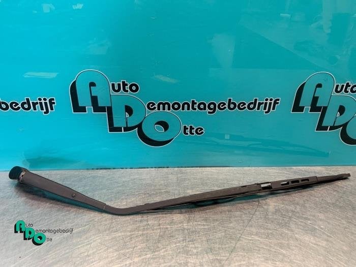 Bras essuie-glace arrière d'un Toyota Yaris Verso (Yaris Ve, -, 3 mois de garantie, Toyota, Utilisé