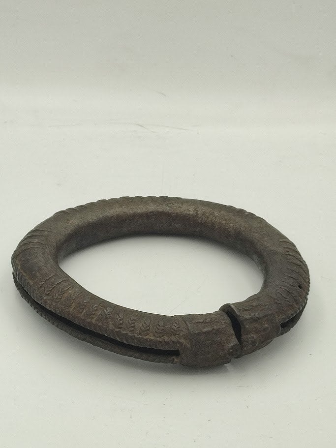 Antieke Baoulé rinkelende enkelband – Ivoorkust, West-Afrika, Sieraad, Bruin, 13 cm, Afrika