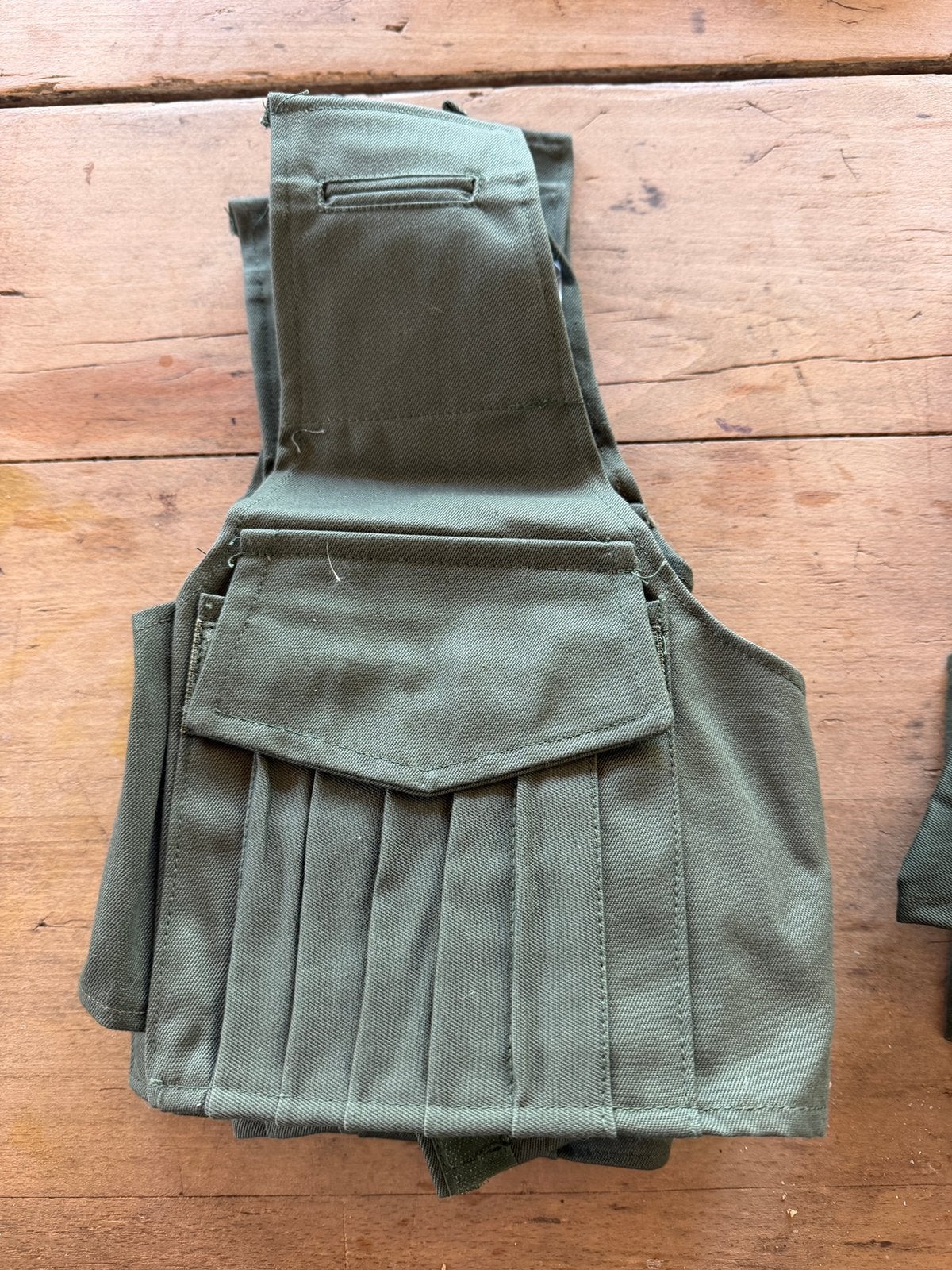 13 pièces Brassard militaire Belge porte bics, Collections, Objets militaires | Général, Enlèvement