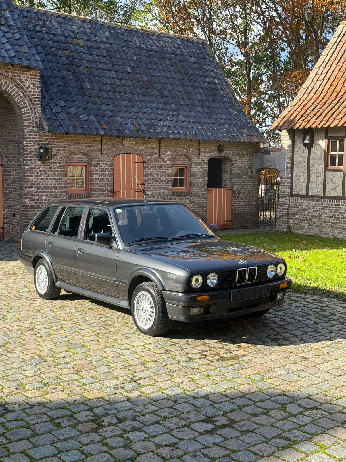 Unieke BMW E30 325ix Touring, Auto's, Zwart, Zwart, Leder, Particulier