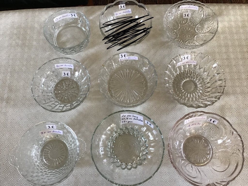 8 bols en verre à 3 euros par bol, Enlèvement ou Envoi, Comme neuf