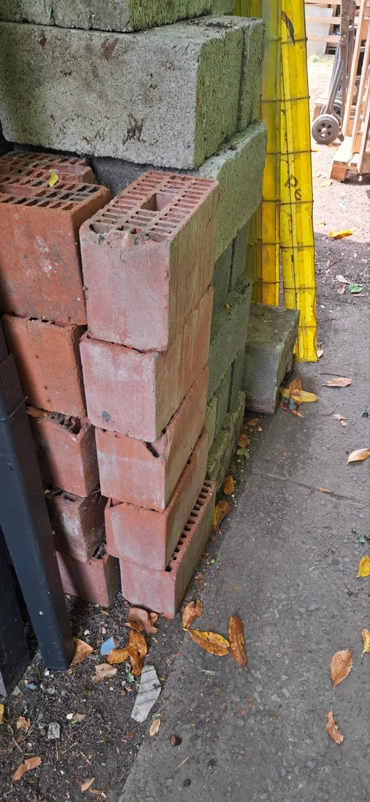 Blok van 15 rode stenen, 30 cementblok. 150 rode baksteen..., Ophalen, Gebruikt, Bakstenen