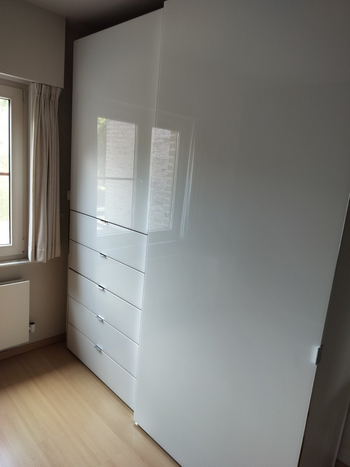 Ruime kleerkast in mooie staat, Ophalen