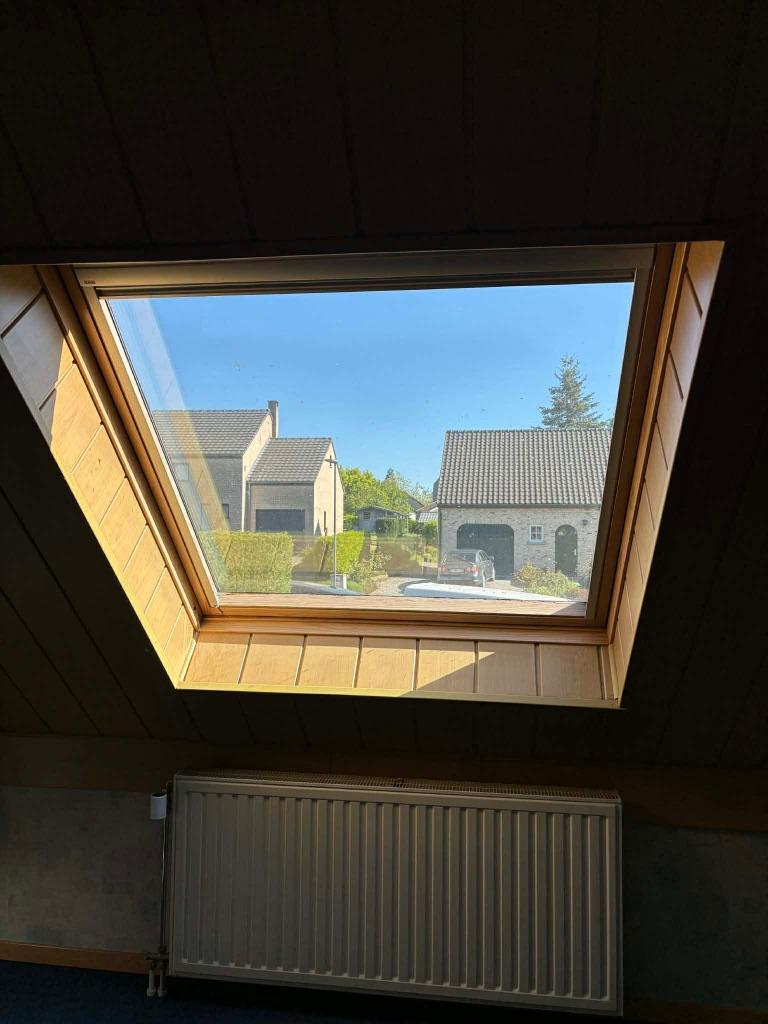 1 velux GHL 808 3000 (134*140 cm) avec store manuel bleu, Doe-het-zelf en Bouw, Ophalen, Gebruikt, 120 tot 160 cm, Overige typen